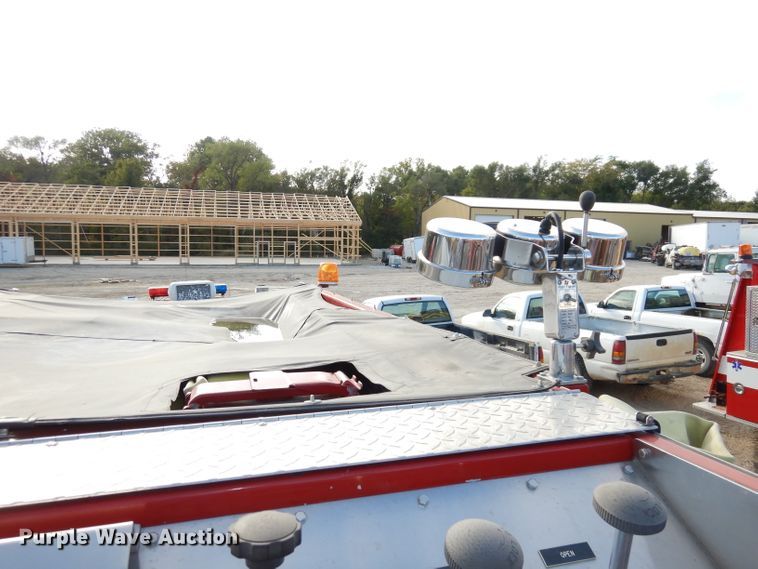 image for item DJ6810 1987 Ford F8000  fire truck