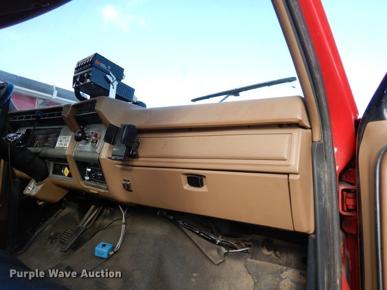 image for item DJ6810 1987 Ford F8000  fire truck