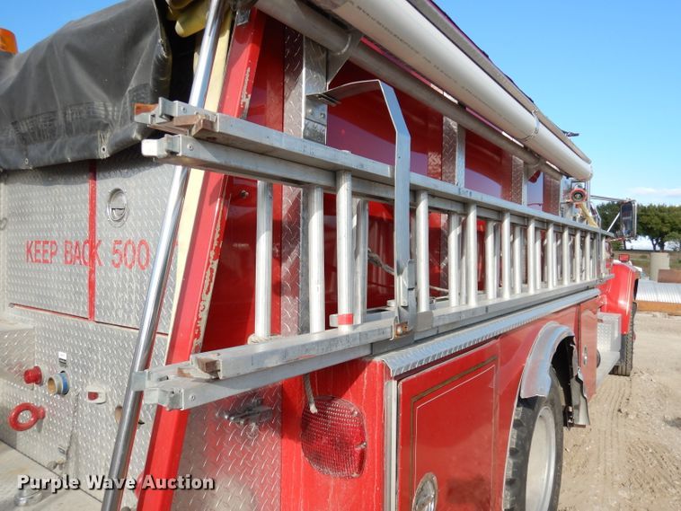 image for item DJ6810 1987 Ford F8000  fire truck