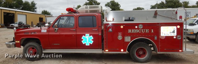 image for item DJ6812 1989 GMC Sierra 2500  Crew Cab utility bed brush fire truck