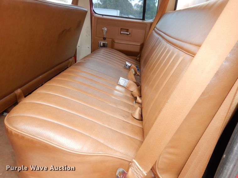 image for item DJ6812 1989 GMC Sierra 2500  Crew Cab utility bed brush fire truck