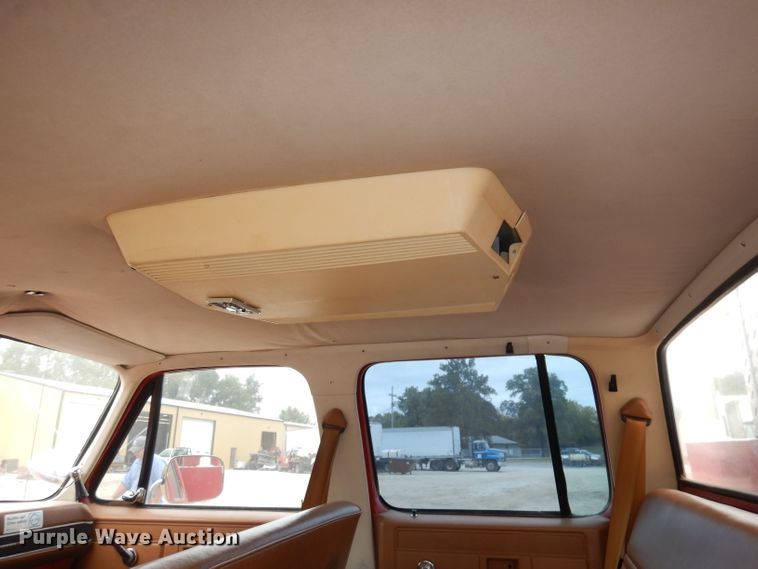 image for item DJ6812 1989 GMC Sierra 2500  Crew Cab utility bed brush fire truck