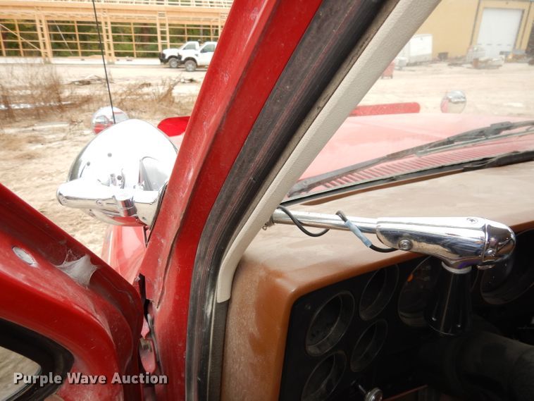 image for item DJ6812 1989 GMC Sierra 2500  Crew Cab utility bed brush fire truck