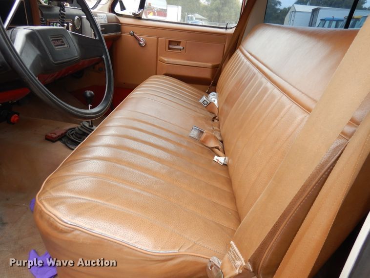 image for item DJ6812 1989 GMC Sierra 2500  Crew Cab utility bed brush fire truck