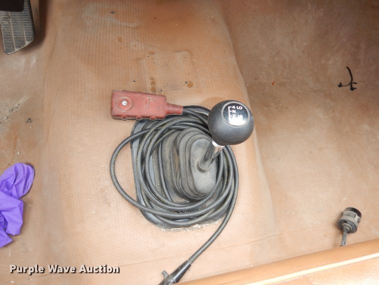 image for item DJ6812 1989 GMC Sierra 2500  Crew Cab utility bed brush fire truck