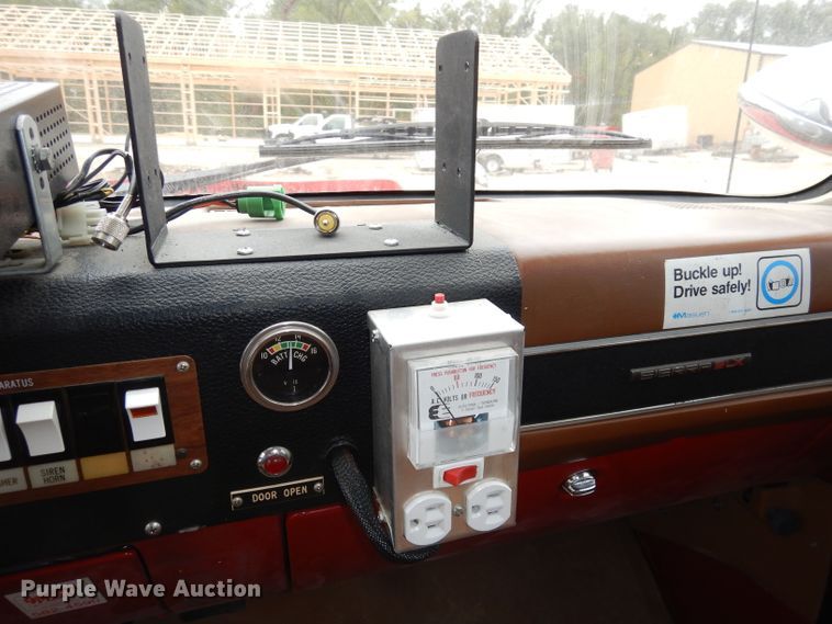 image for item DJ6812 1989 GMC Sierra 2500  Crew Cab utility bed brush fire truck