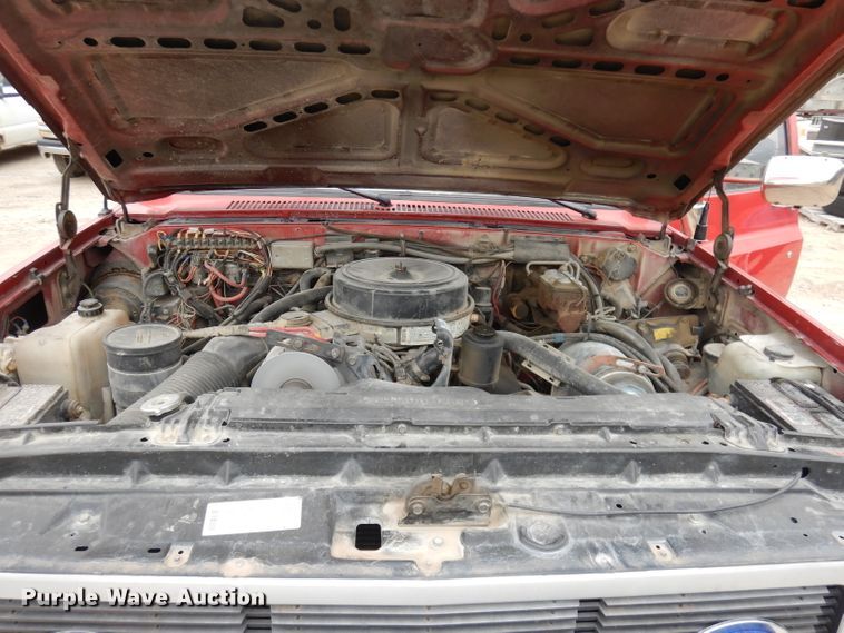 image for item DJ6812 1989 GMC Sierra 2500  Crew Cab utility bed brush fire truck