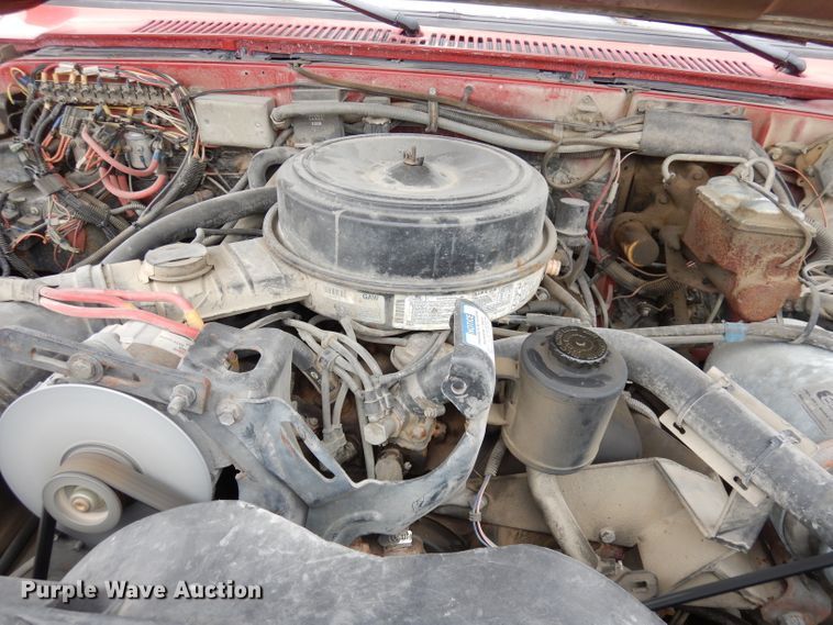 image for item DJ6812 1989 GMC Sierra 2500  Crew Cab utility bed brush fire truck