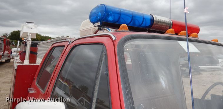 image for item DJ6812 1989 GMC Sierra 2500  Crew Cab utility bed brush fire truck