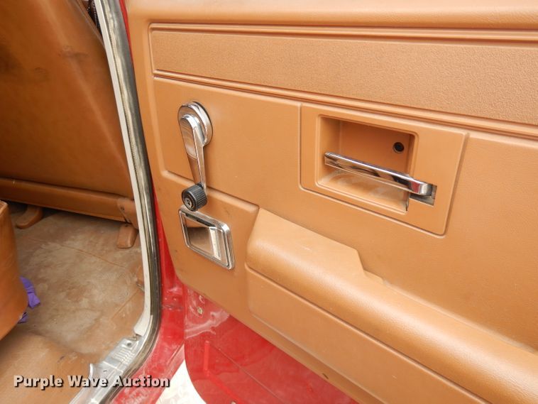 image for item DJ6812 1989 GMC Sierra 2500  Crew Cab utility bed brush fire truck