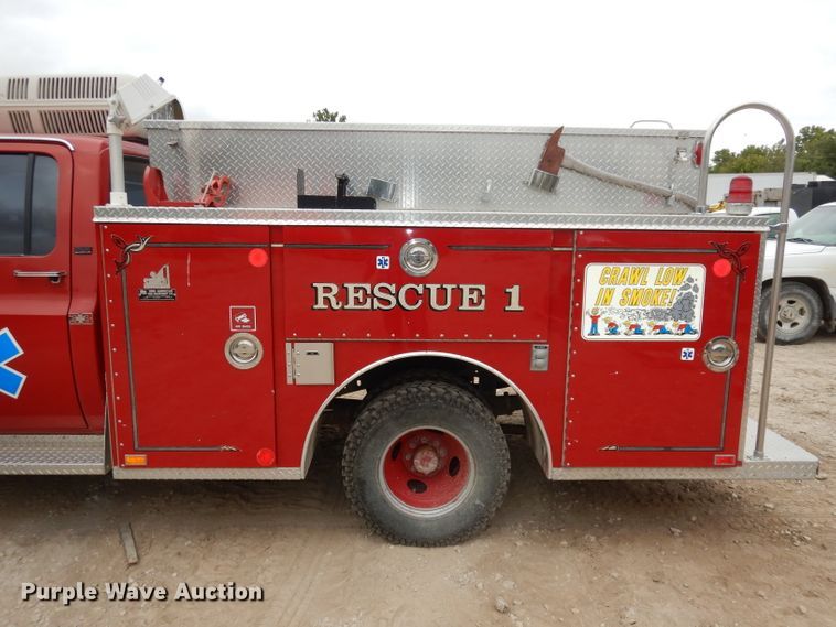 image for item DJ6812 1989 GMC Sierra 2500  Crew Cab utility bed brush fire truck