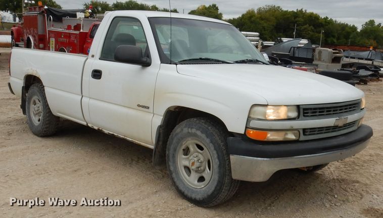 image for item DJ6813 2000 Chevrolet Silverado 1500  pickup truck