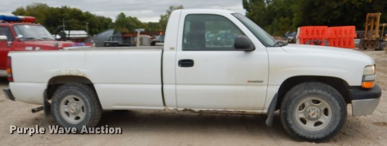 image for item DJ6813 2000 Chevrolet Silverado 1500  pickup truck