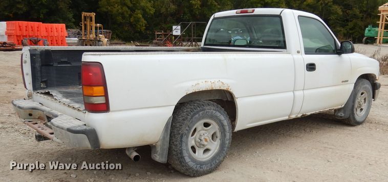 image for item DJ6813 2000 Chevrolet Silverado 1500  pickup truck