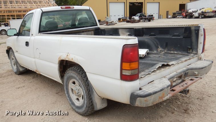 image for item DJ6813 2000 Chevrolet Silverado 1500  pickup truck