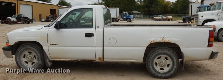 image for item DJ6813 2000 Chevrolet Silverado 1500  pickup truck
