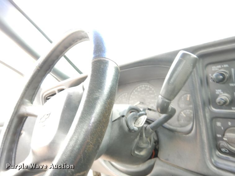 image for item DJ6813 2000 Chevrolet Silverado 1500  pickup truck