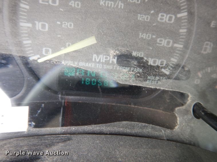 image for item DJ6813 2000 Chevrolet Silverado 1500  pickup truck