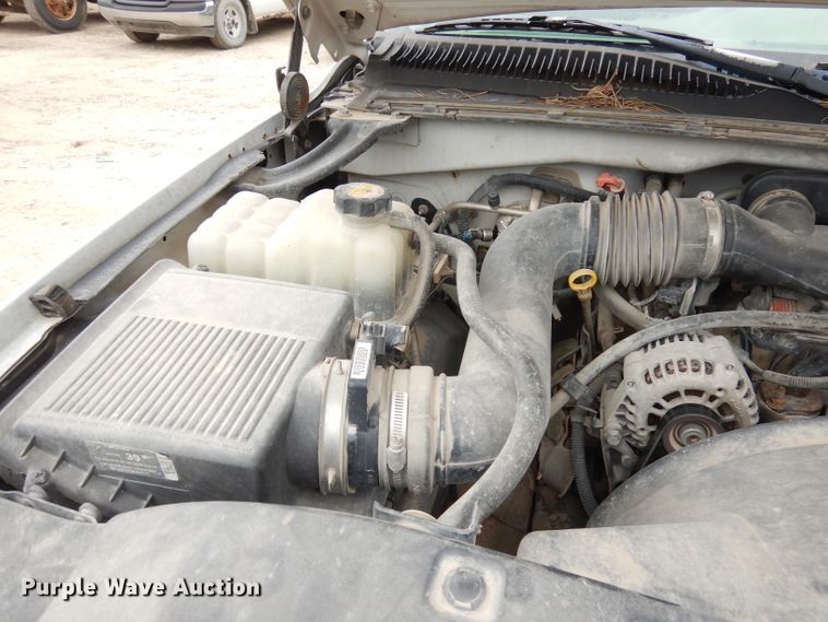 image for item DJ6813 2000 Chevrolet Silverado 1500  pickup truck