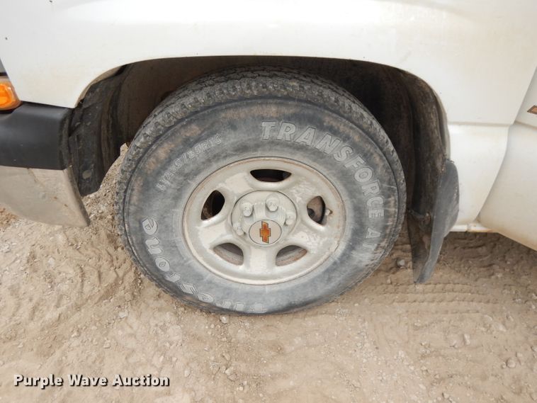 image for item DJ6813 2000 Chevrolet Silverado 1500  pickup truck