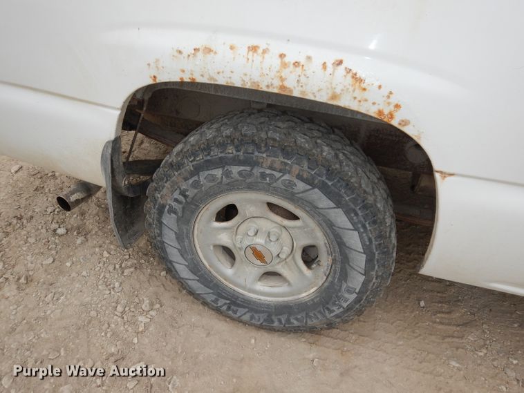 image for item DJ6813 2000 Chevrolet Silverado 1500  pickup truck