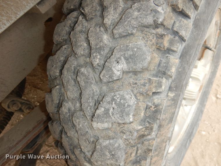 image for item DJ6813 2000 Chevrolet Silverado 1500  pickup truck