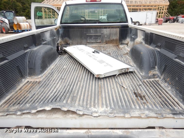 image for item DJ6813 2000 Chevrolet Silverado 1500  pickup truck
