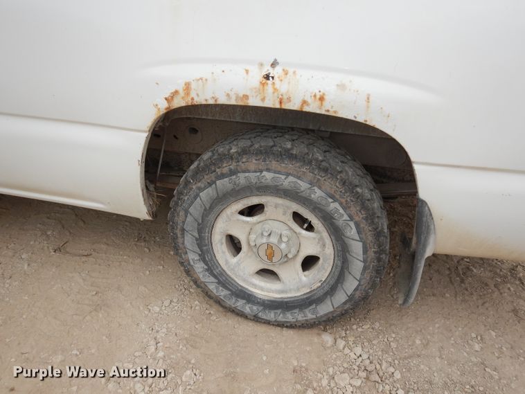 image for item DJ6813 2000 Chevrolet Silverado 1500  pickup truck