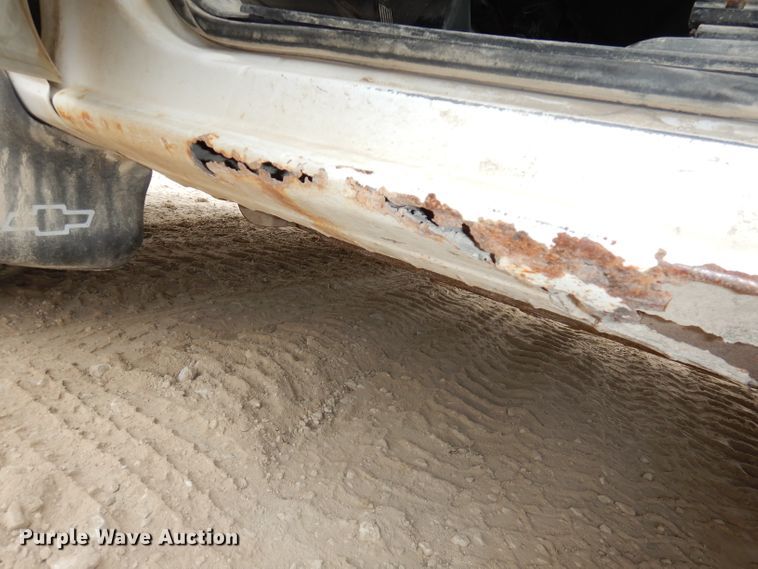 image for item DJ6813 2000 Chevrolet Silverado 1500  pickup truck