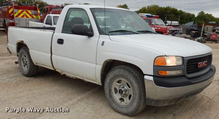 image for item DJ6815 2001 GMC Sierra 1500  pickup truck