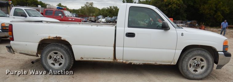 image for item DJ6815 2001 GMC Sierra 1500  pickup truck