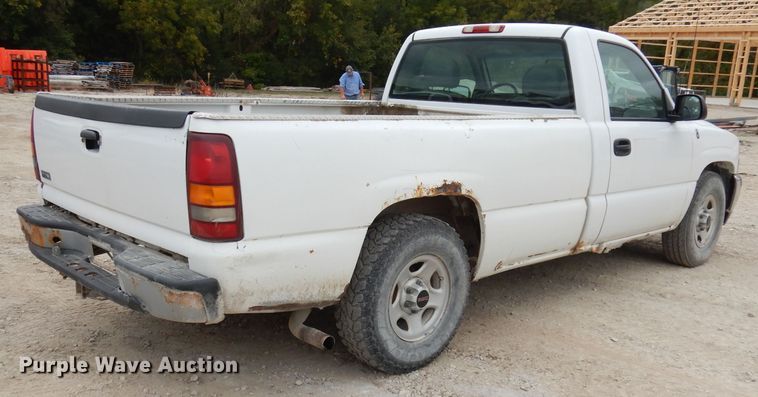 image for item DJ6815 2001 GMC Sierra 1500  pickup truck