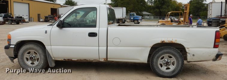 image for item DJ6815 2001 GMC Sierra 1500  pickup truck