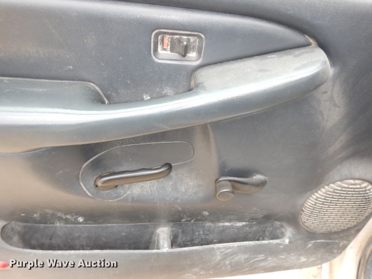 image for item DJ6815 2001 GMC Sierra 1500  pickup truck