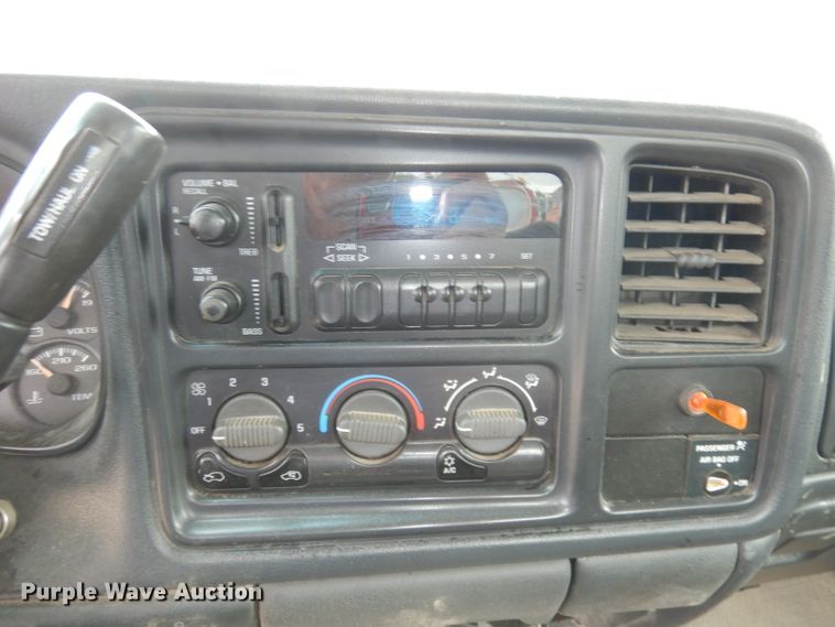 image for item DJ6815 2001 GMC Sierra 1500  pickup truck