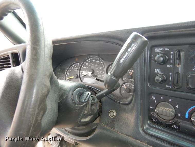 image for item DJ6815 2001 GMC Sierra 1500  pickup truck