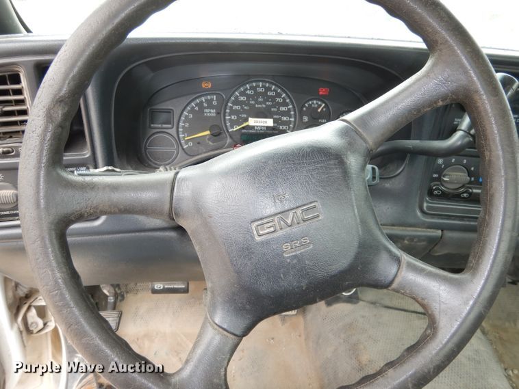 image for item DJ6815 2001 GMC Sierra 1500  pickup truck