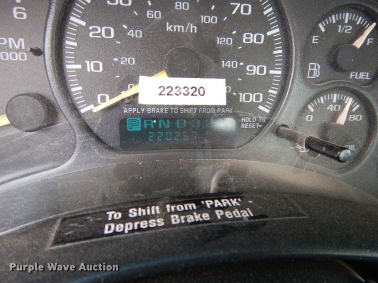 image for item DJ6815 2001 GMC Sierra 1500  pickup truck