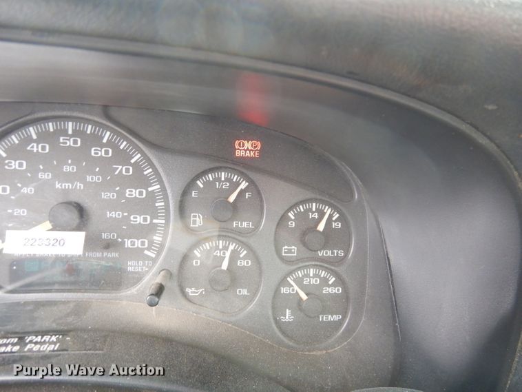 image for item DJ6815 2001 GMC Sierra 1500  pickup truck