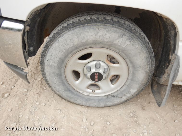 image for item DJ6815 2001 GMC Sierra 1500  pickup truck