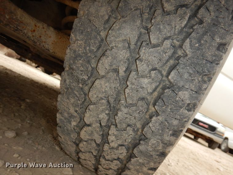 image for item DJ6815 2001 GMC Sierra 1500  pickup truck