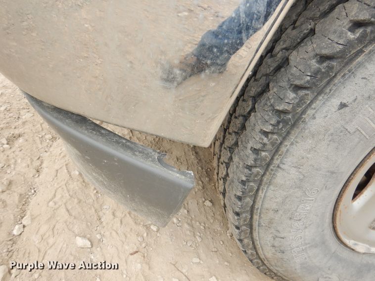 image for item DJ6815 2001 GMC Sierra 1500  pickup truck