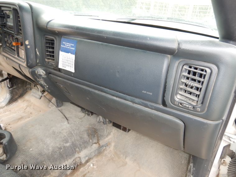 image for item DJ6815 2001 GMC Sierra 1500  pickup truck