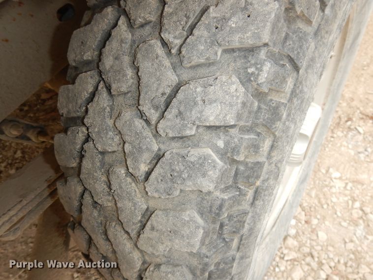 image for item DJ6815 2001 GMC Sierra 1500  pickup truck