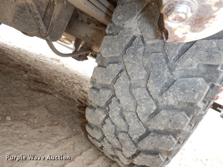 image for item DJ6815 2001 GMC Sierra 1500  pickup truck