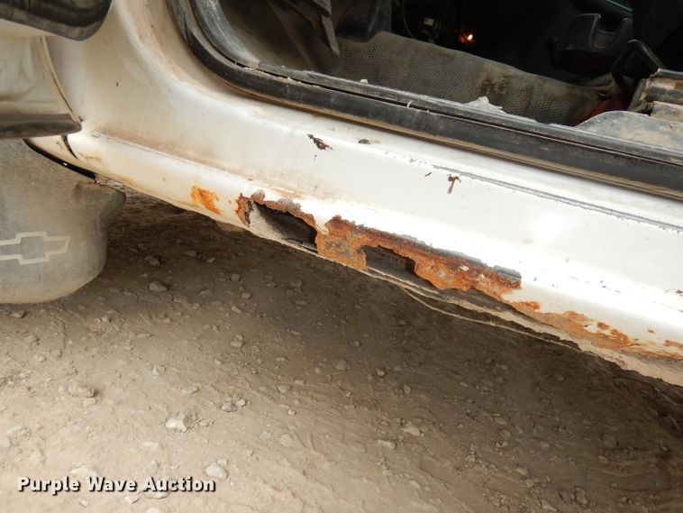 image for item DJ6815 2001 GMC Sierra 1500  pickup truck