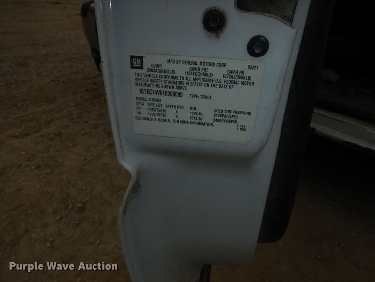 image for item DJ6815 2001 GMC Sierra 1500  pickup truck