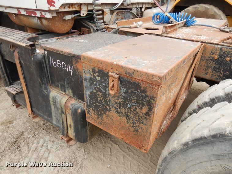 image for item DJ6816 1983 Ford 9000  semi truck