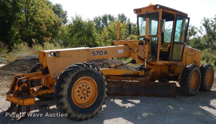 image for item DJ6822 1982 John Deere 570A  motor grader