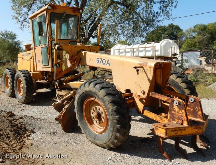 image for item DJ6822 1982 John Deere 570A  motor grader